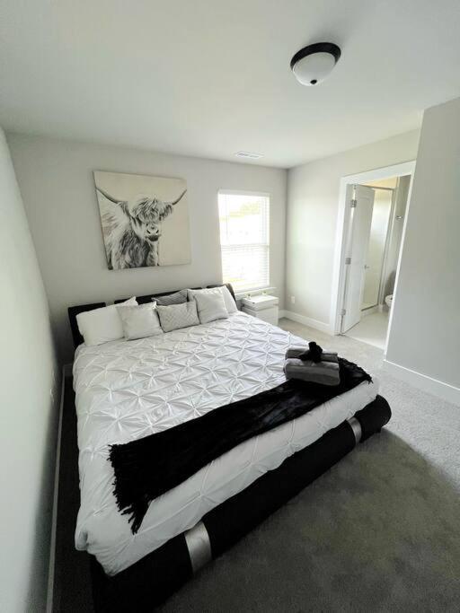 Brand New Build 10 Min- Uptown Villa Charlotte Exteriör bild