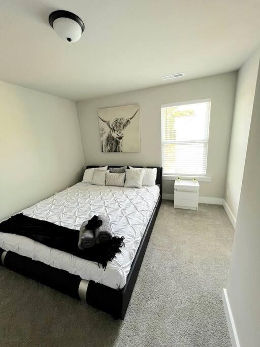 Brand New Build 10 Min- Uptown Villa Charlotte Exteriör bild