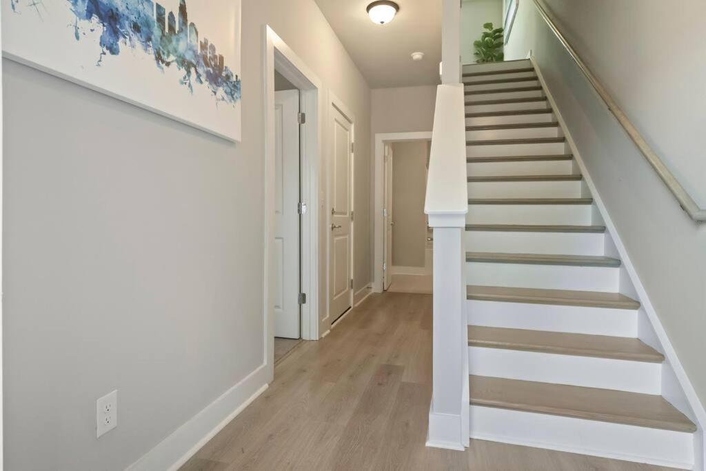 Brand New Build 10 Min- Uptown Villa Charlotte Exteriör bild