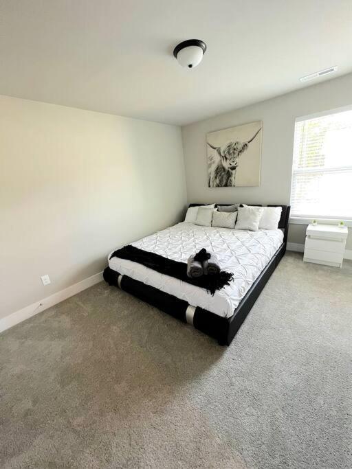 Brand New Build 10 Min- Uptown Villa Charlotte Exteriör bild