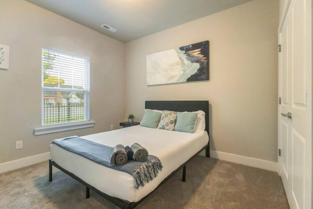 Brand New Build 10 Min- Uptown Villa Charlotte Exteriör bild