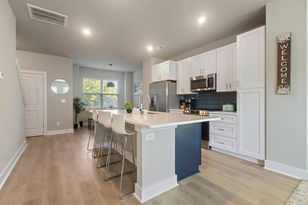 Brand New Build 10 Min- Uptown Villa Charlotte Exteriör bild