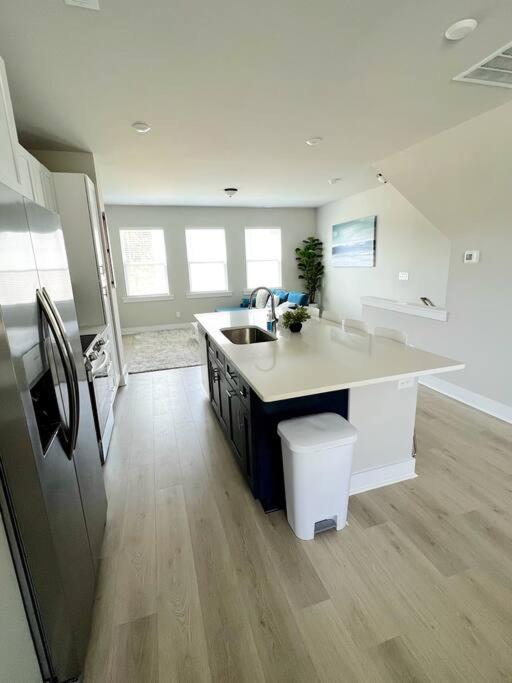Brand New Build 10 Min- Uptown Villa Charlotte Exteriör bild