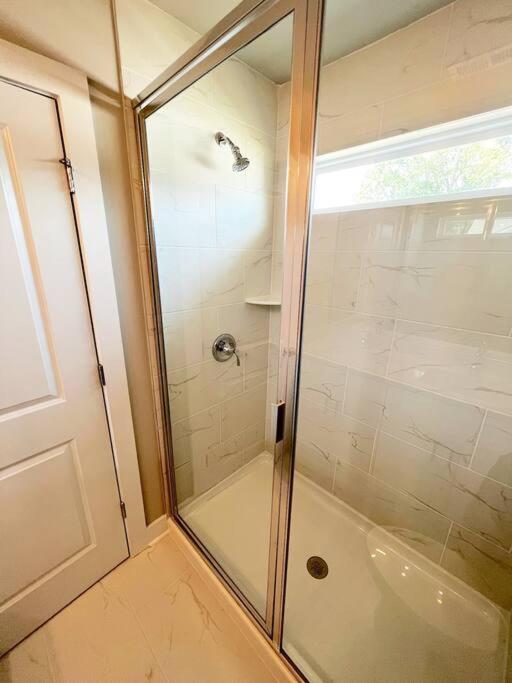 Brand New Build 10 Min- Uptown Villa Charlotte Exteriör bild