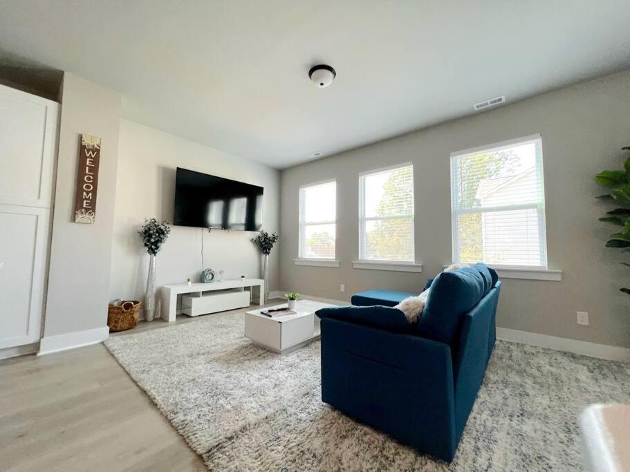 Brand New Build 10 Min- Uptown Villa Charlotte Exteriör bild