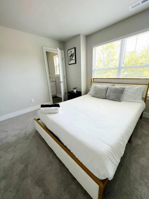 Brand New Build 10 Min- Uptown Villa Charlotte Exteriör bild